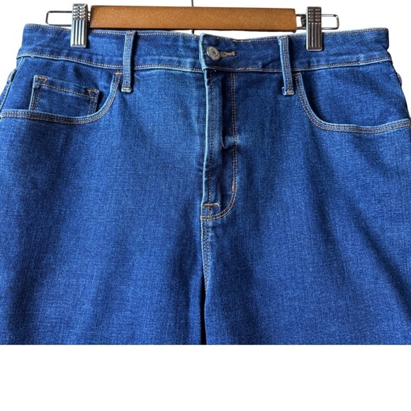 Old Navy Womens Denim Jean Shorts Cuffed Mid Rise Size 14 Summer Staple Stretch - Picture 3 of 11
